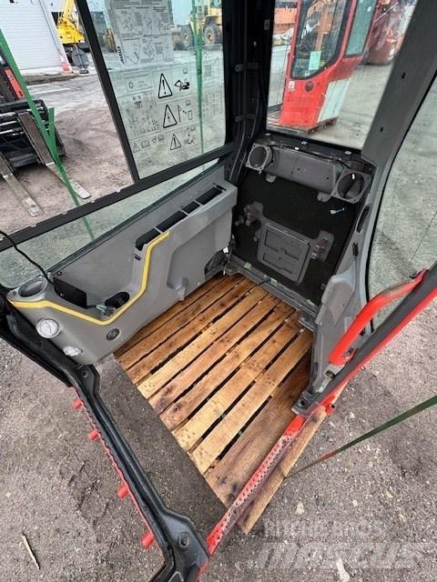 Volvo ECR 88 D 驾驶室与内部