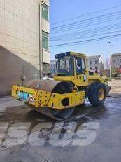 Bomag BW 220D-40 双轮压路机