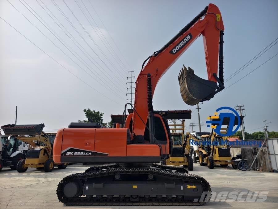 Doosan DX 225 LCA 履带挖掘机