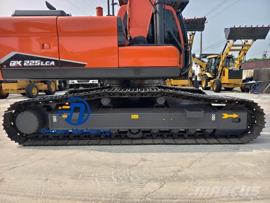 Doosan DX 225 LCA 履带挖掘机