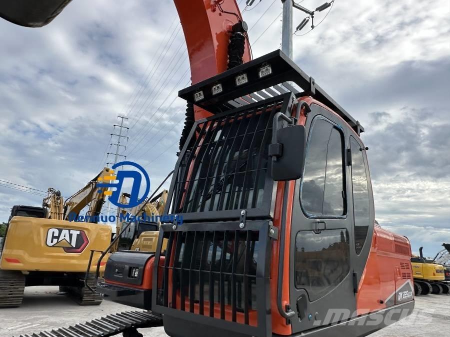 Doosan DX 225 LCA 履带挖掘机