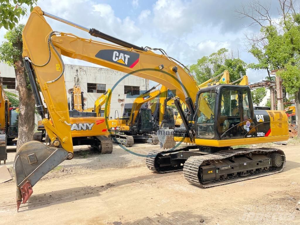 CAT 320 D 2 中型挖掘机