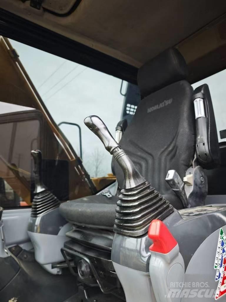 Komatsu 130LC-7 履带挖掘机
