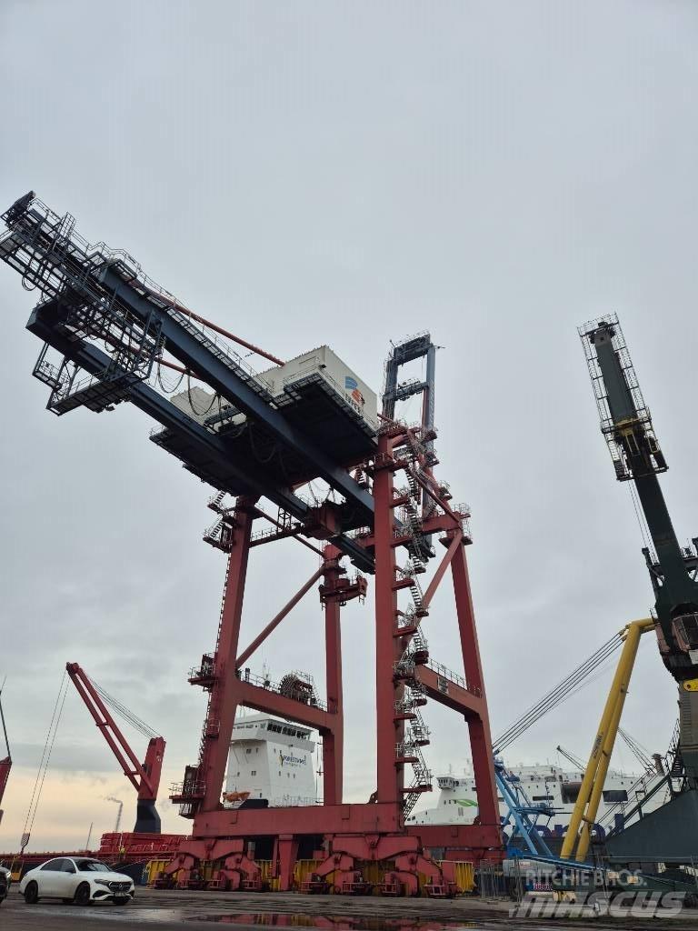  ZPMC STS 货柜桥式起重机