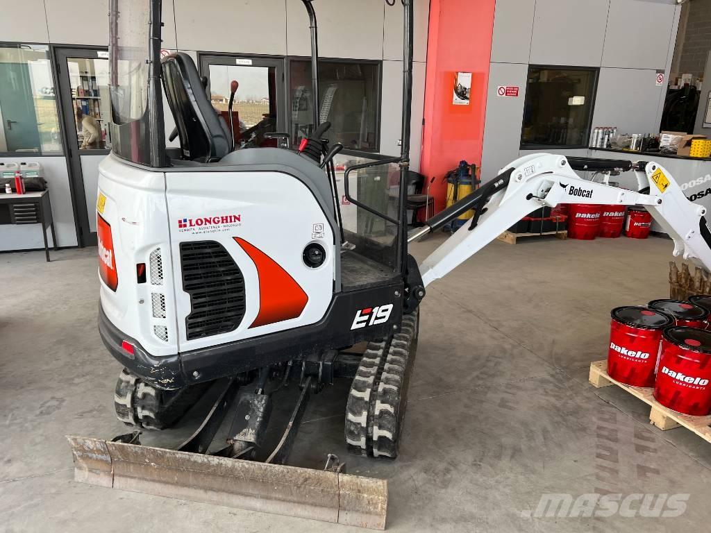 Bobcat E19 小型挖掘机