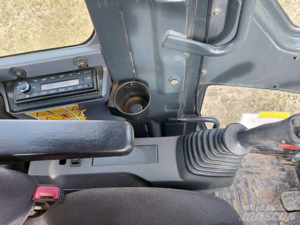 Komatsu PW 118 MR -8 轮式挖掘机
