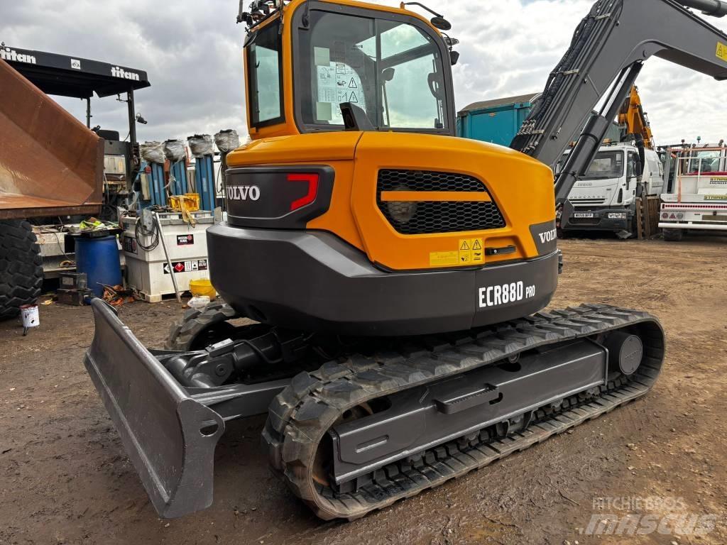 Volvo ECR 88 D 中型挖掘机