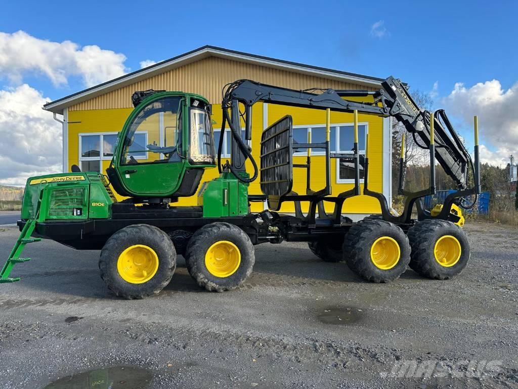 John Deere 810 E 集运机
