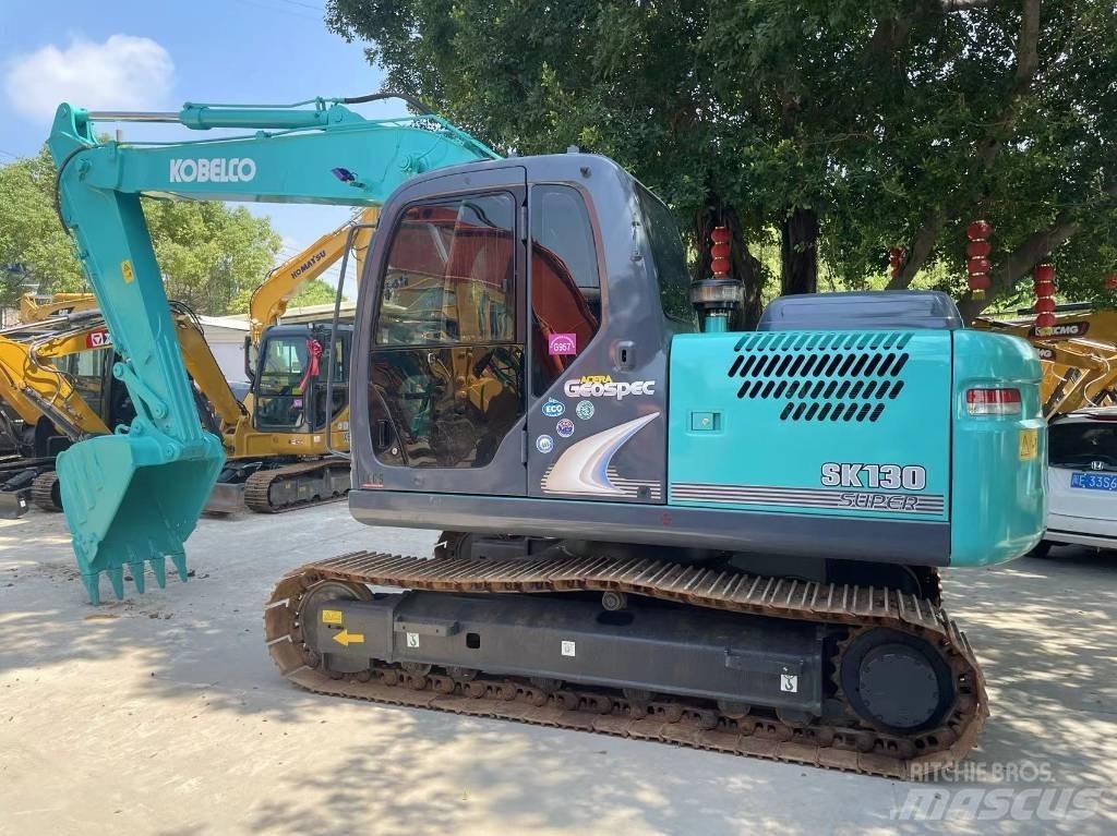 Kobelco SK130-8 中型挖掘机