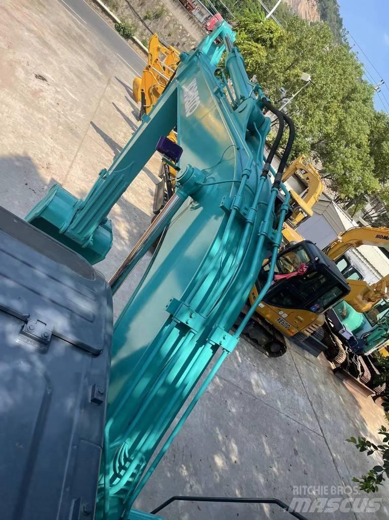 Kobelco SK130-8 中型挖掘机