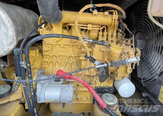 CAT 305.5E 小型挖掘机
