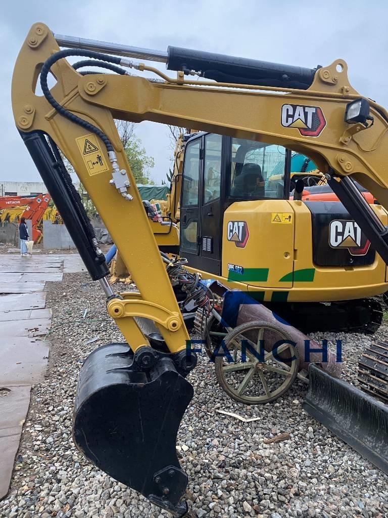 CAT 303.5E 小型挖掘机