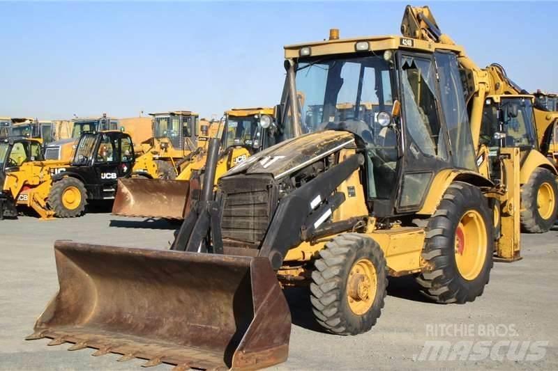 CAT 424D 反铲装载机