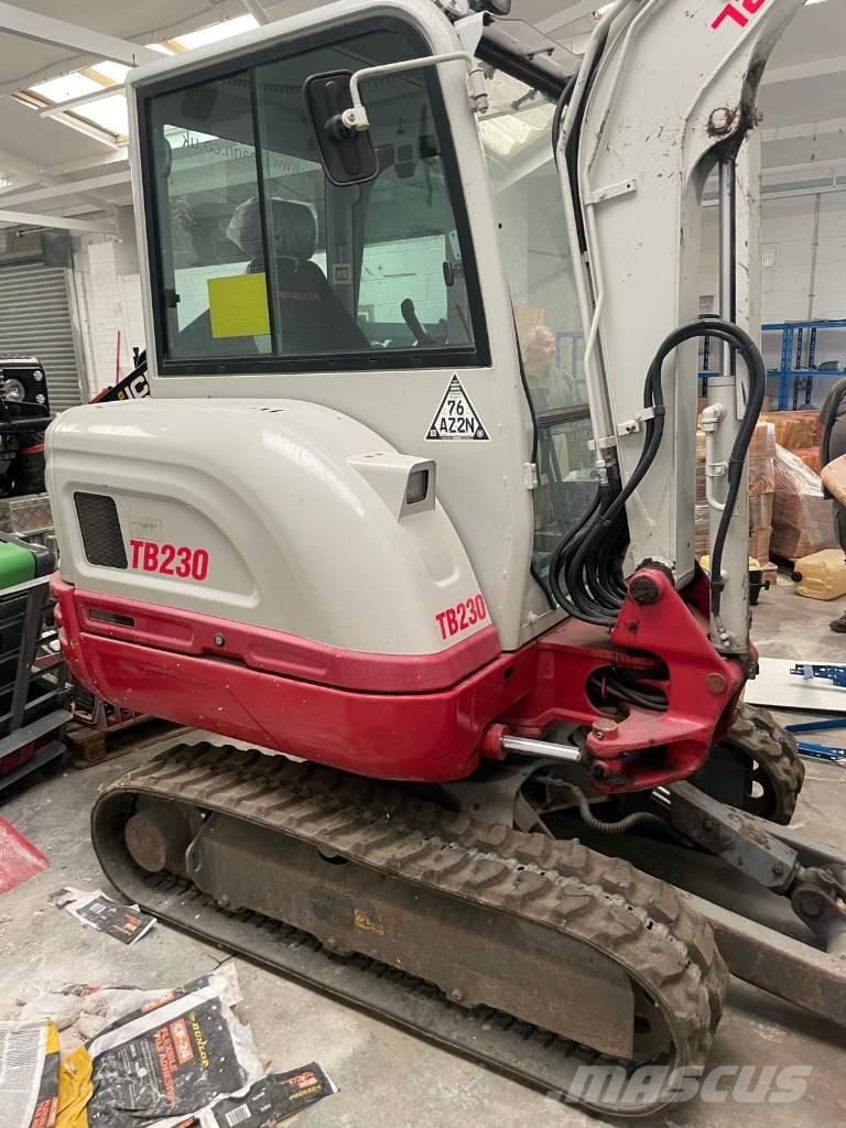 Takeuchi TB 230 小型挖掘机