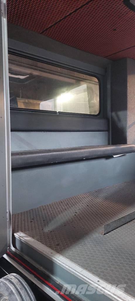 Prinoth Husky 铲雪车