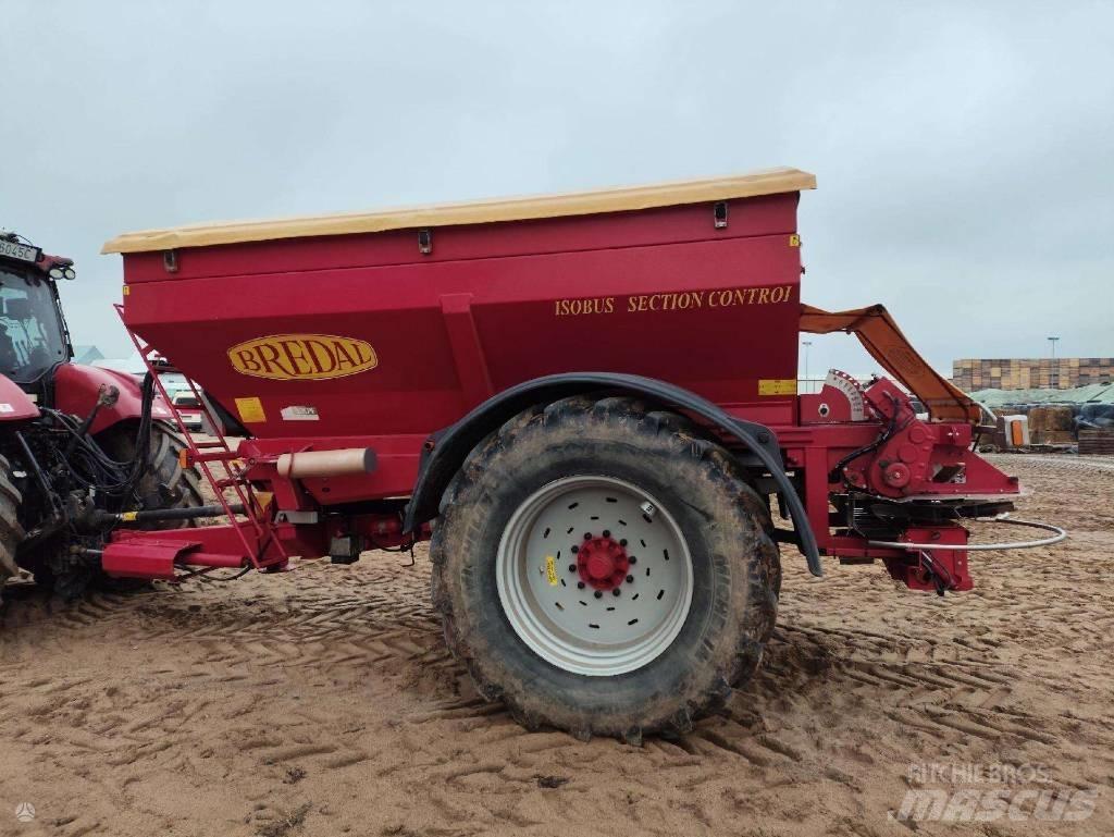 Bredal F10 矿物肥料撒播机