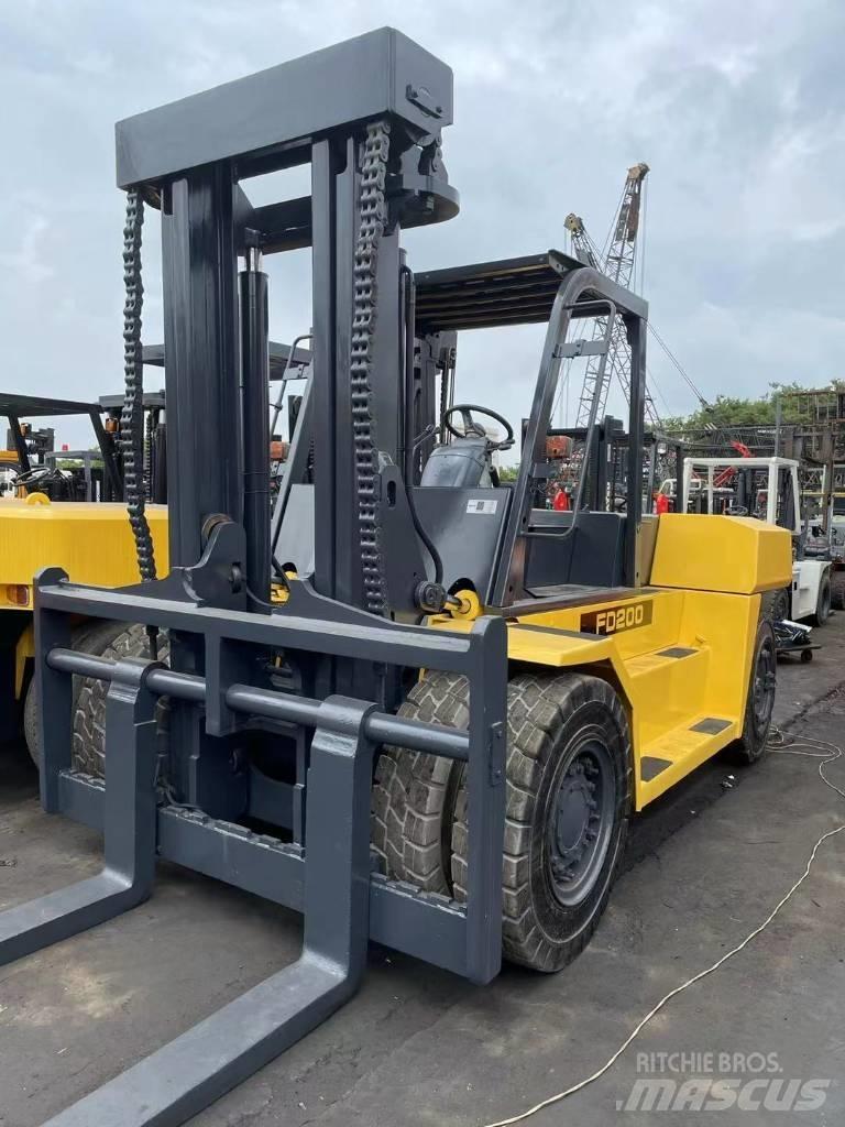 Komatsu 20 ton 柴油叉车