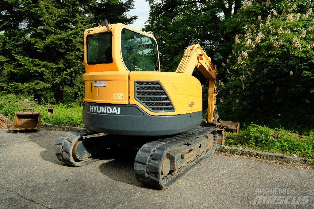 Hyundai R80CR-9 中型挖掘机