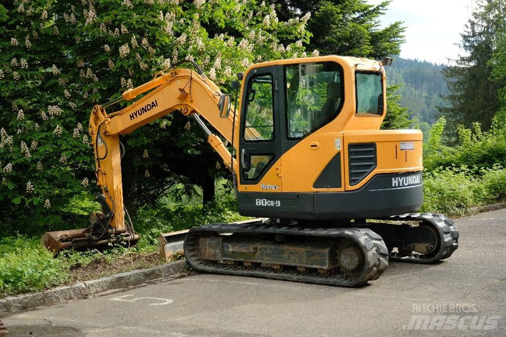 Hyundai R80CR-9 中型挖掘机