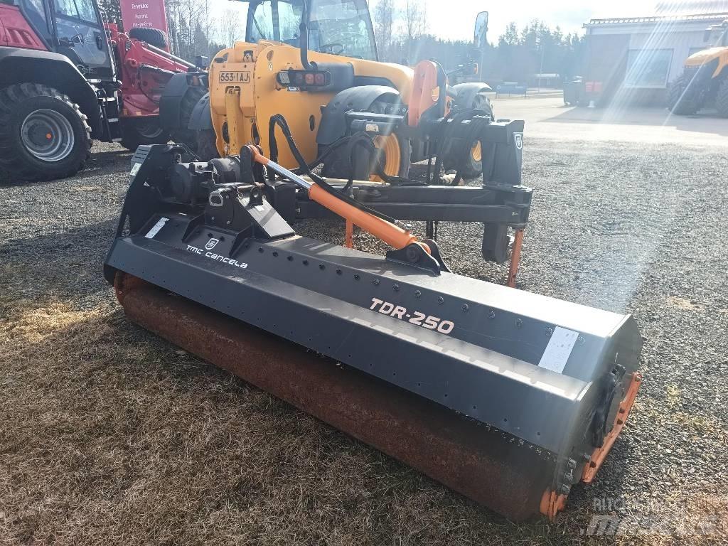 TMC TDR 250 牧场割草机和切顶器