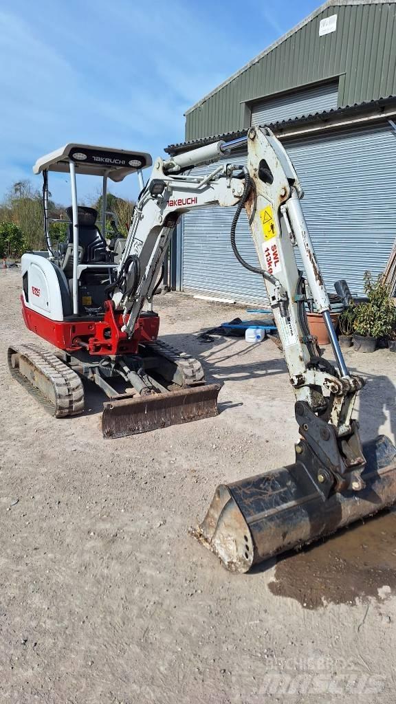 Takeuchi TB 225 小型挖掘机