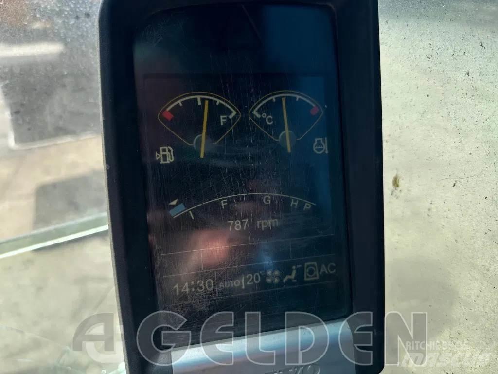Volvo EC240CL 履带挖掘机