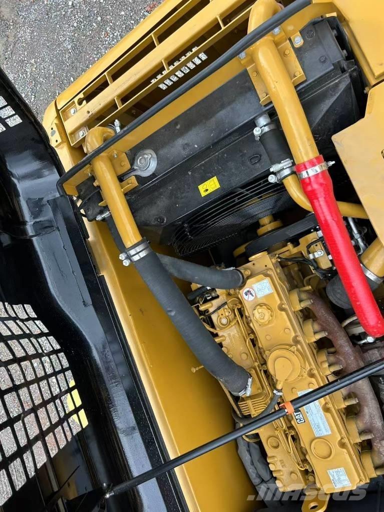 CAT 320D2L 履带挖掘机