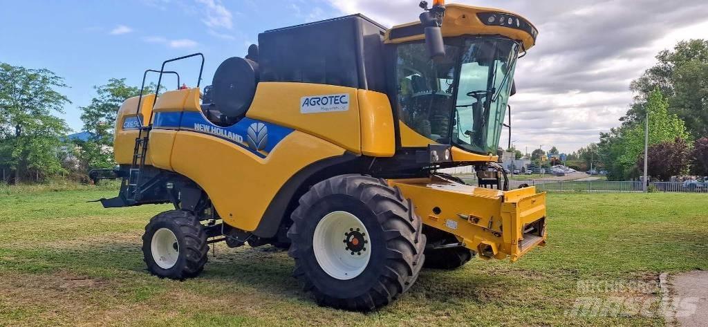 New Holland CX6.90 联合收割机