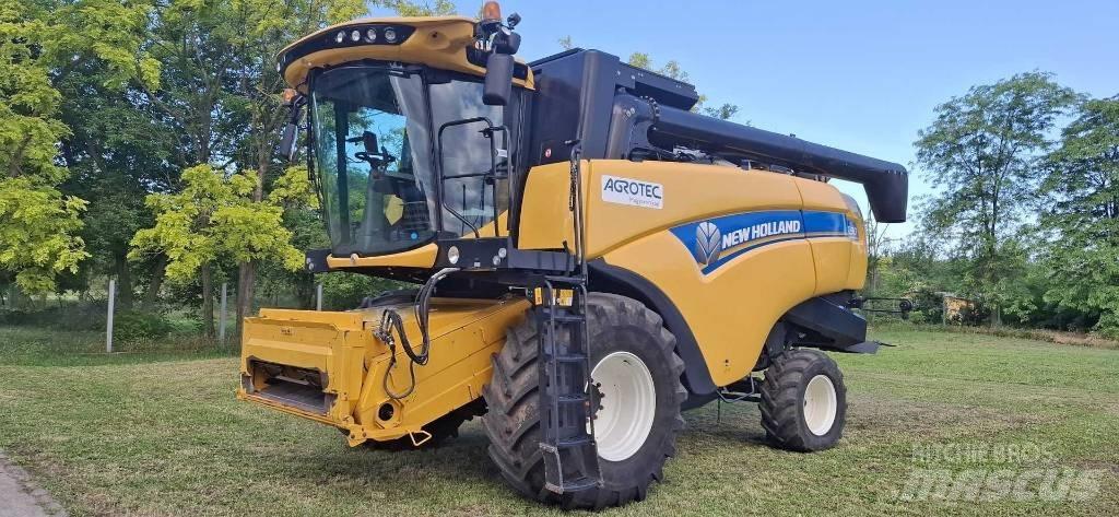 New Holland CX6.90 联合收割机