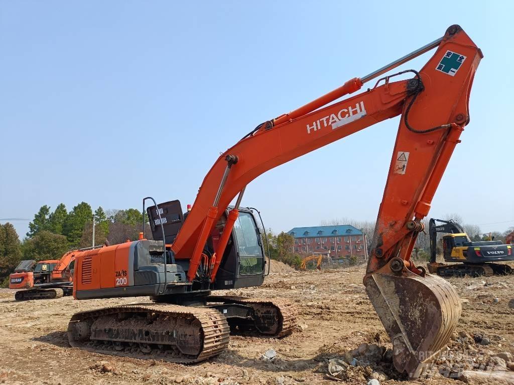 Hitachi ZX 200 中型挖掘机