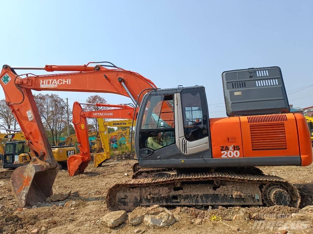 Hitachi ZX 200 中型挖掘机