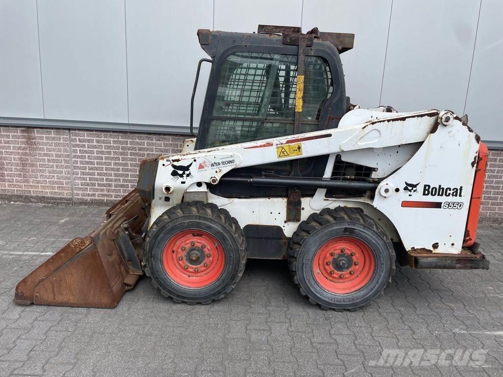 Bobcat S550 滑移装载机