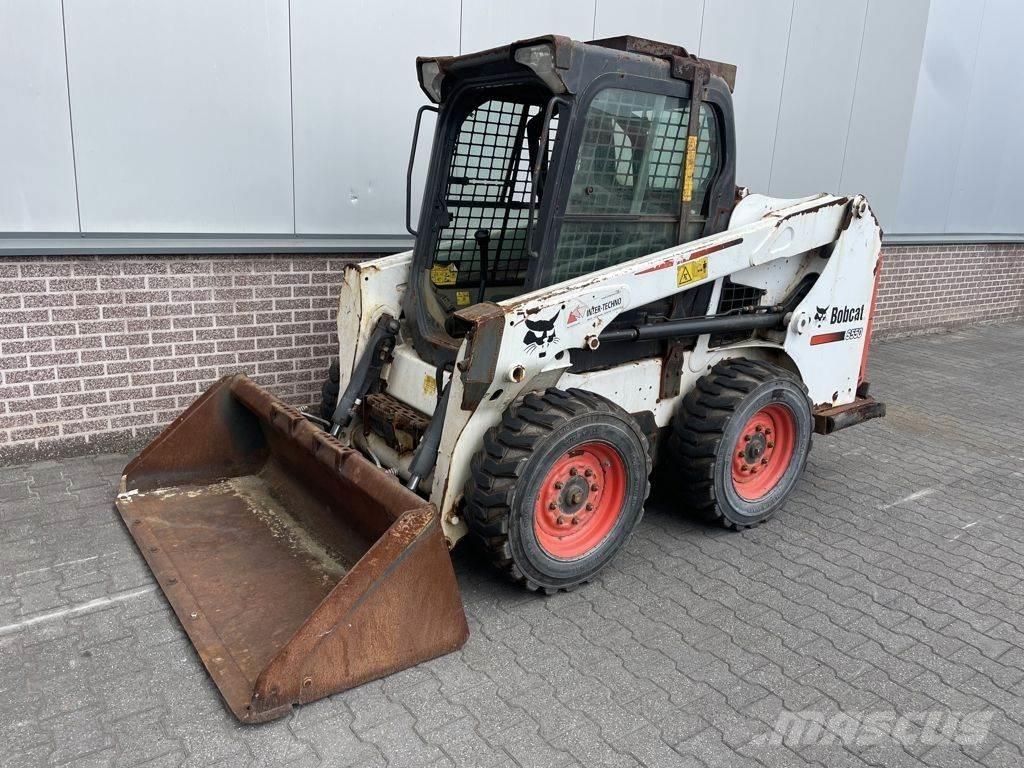 Bobcat S550 滑移装载机