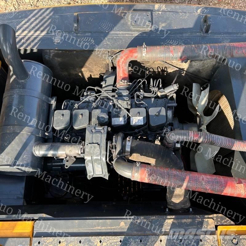 Hyundai 215 履带挖掘机