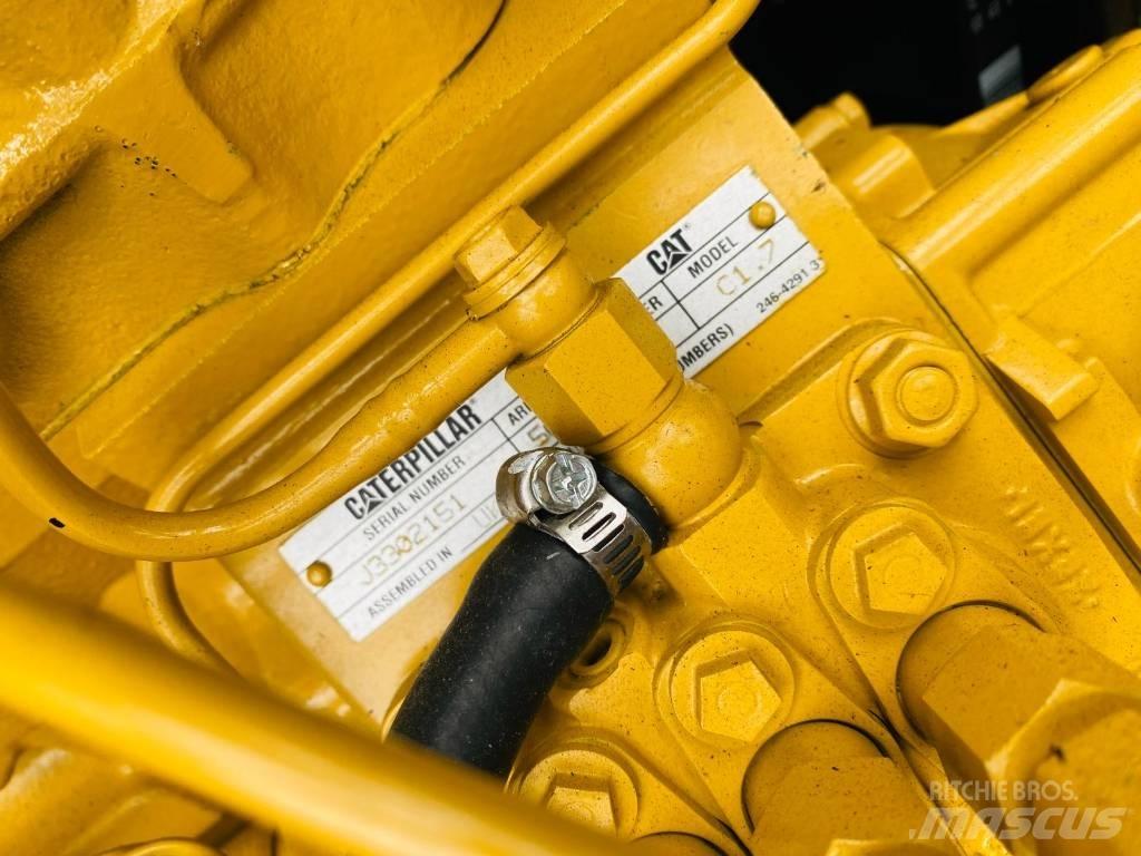 CAT CB 2.7 双轮压路机
