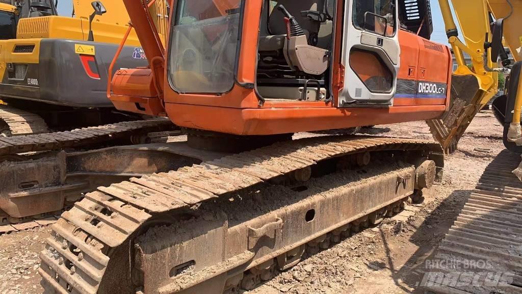 Doosan DH 300 LC-7 履带挖掘机