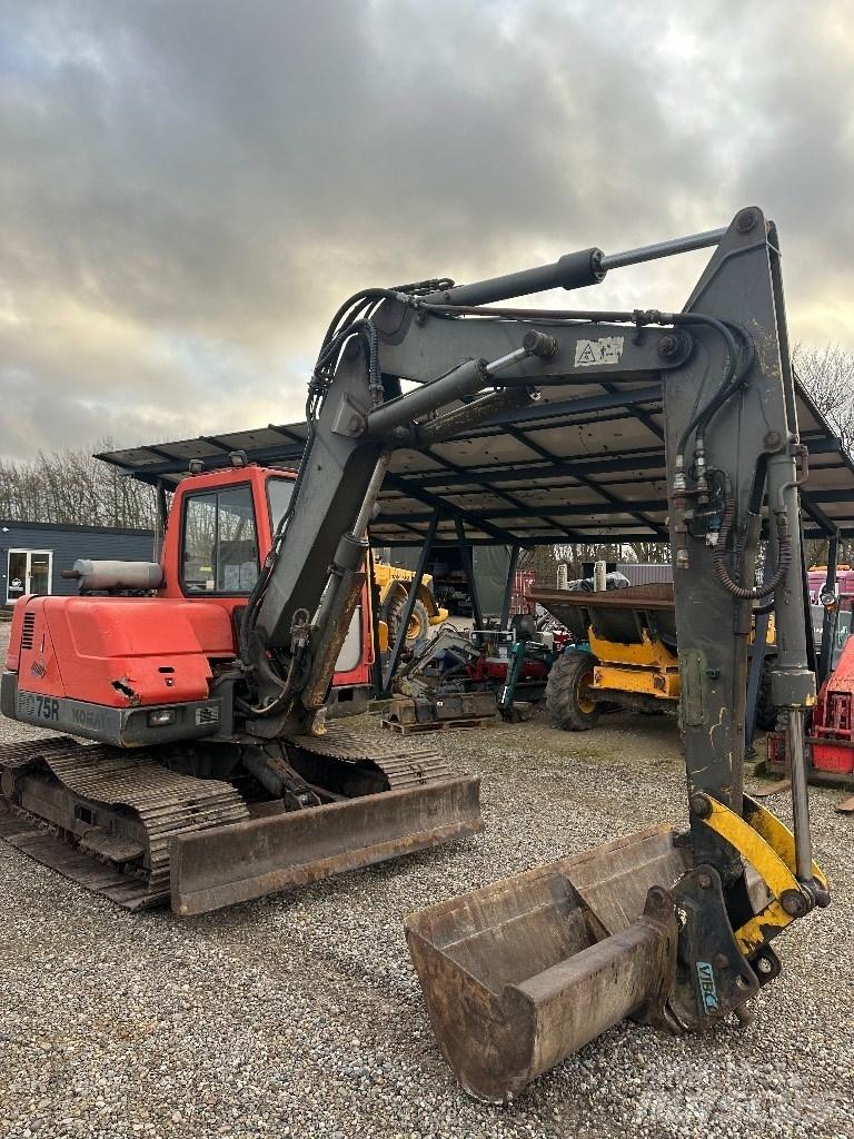 Komatsu PC 75 中型挖掘机