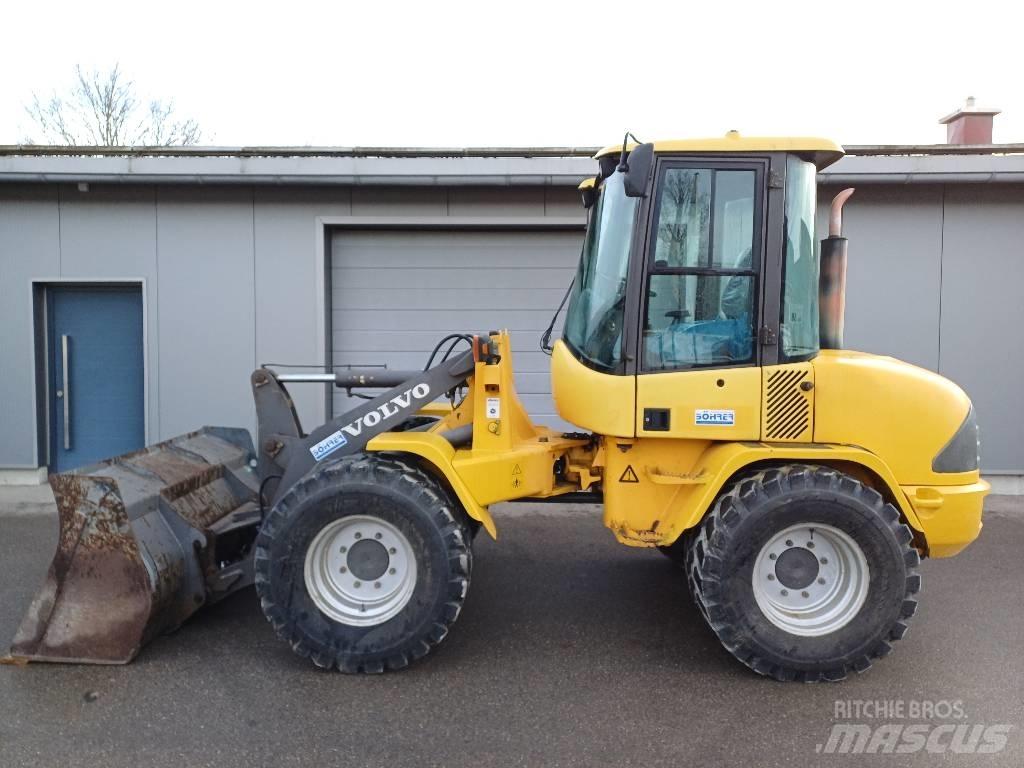 Volvo L 30 B 轮式装载机