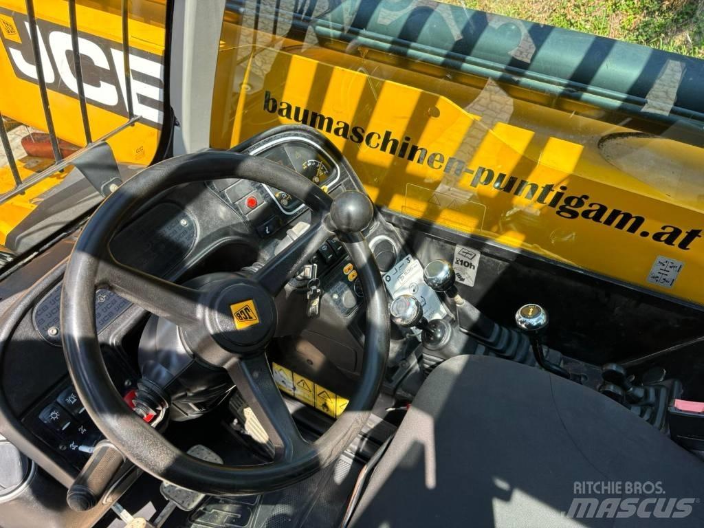 JCB 535-125 伸缩臂叉装车|叉装车