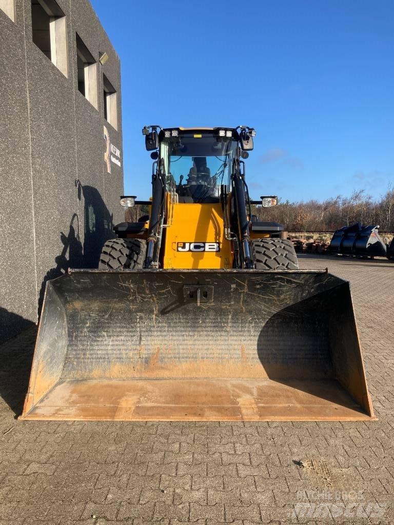 JCB 437 HT 轮式装载机