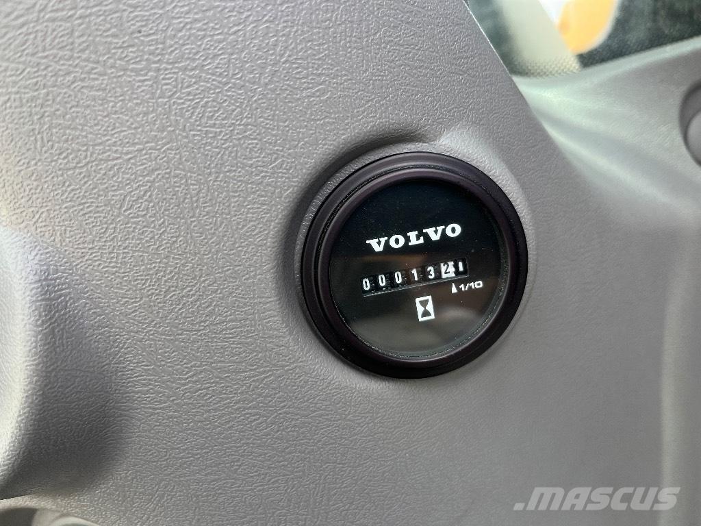 Volvo EC 300 D L 履带挖掘机