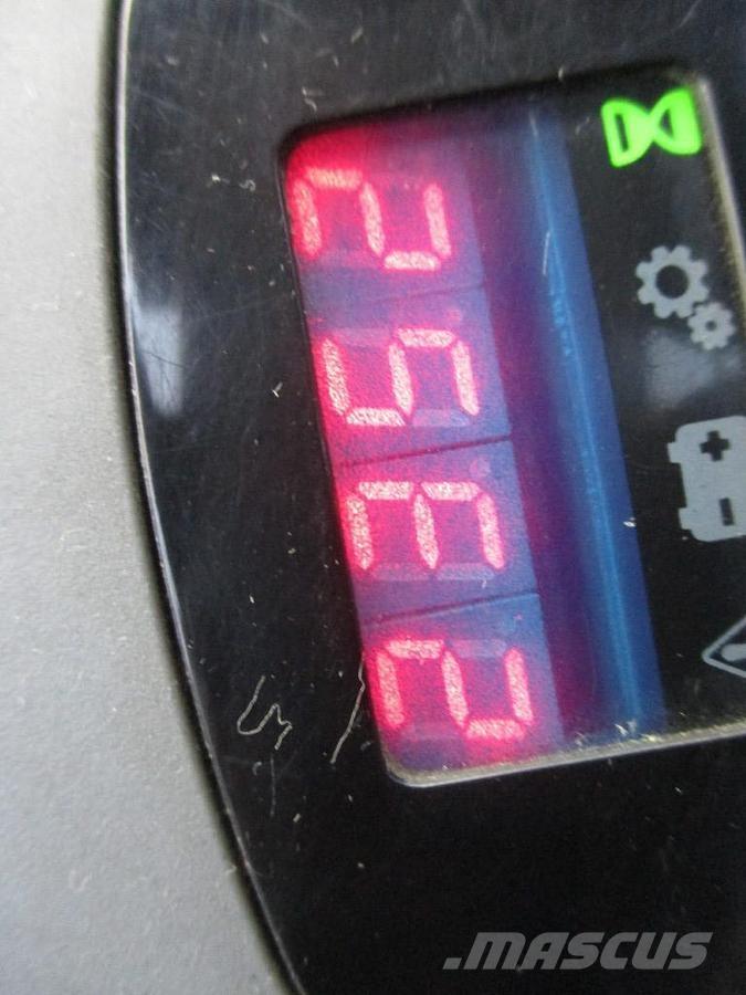 Toyota LPE250 电动搬运车