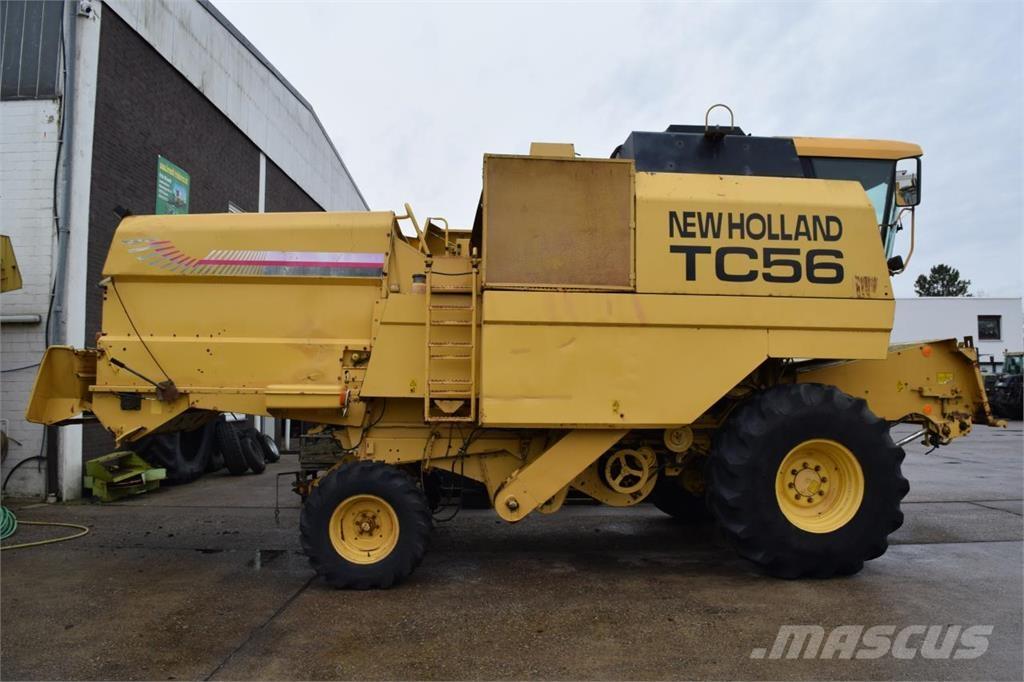 New Holland TC 56 联合收割机