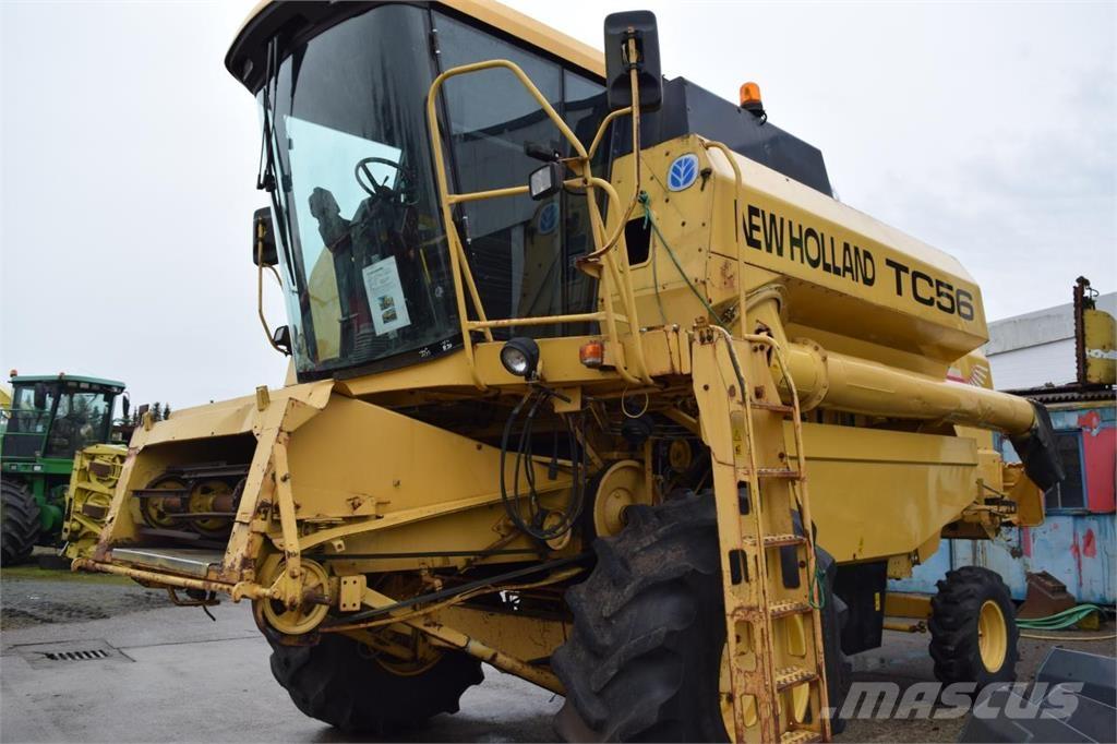 New Holland TC 56 联合收割机