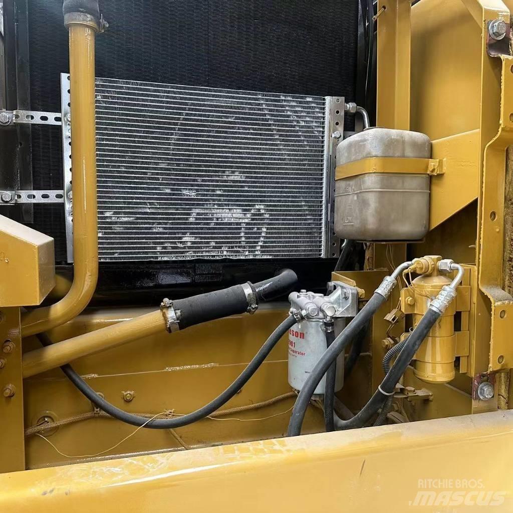 CAT 320B 履带挖掘机