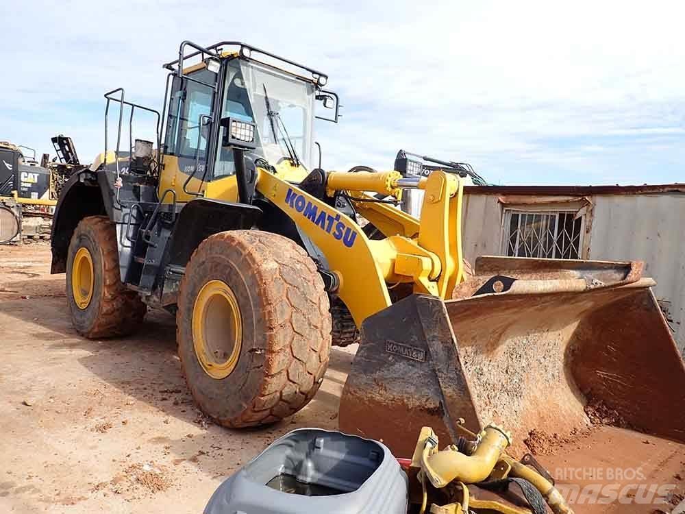 Komatsu WA380-8 轮式装载机