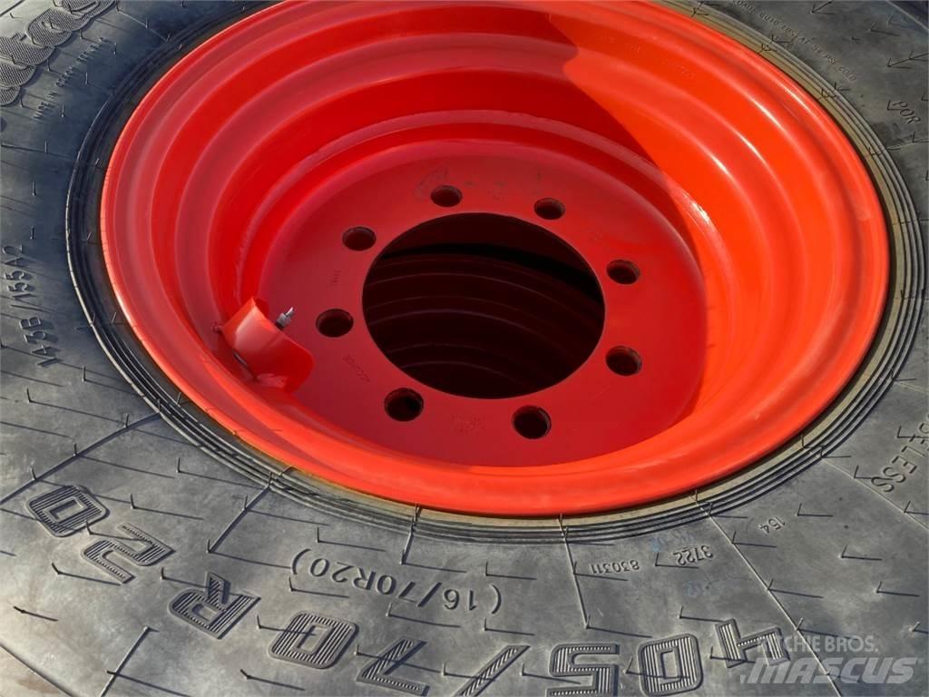 Mitas 4x 405/70R20 其他拖拉机配件