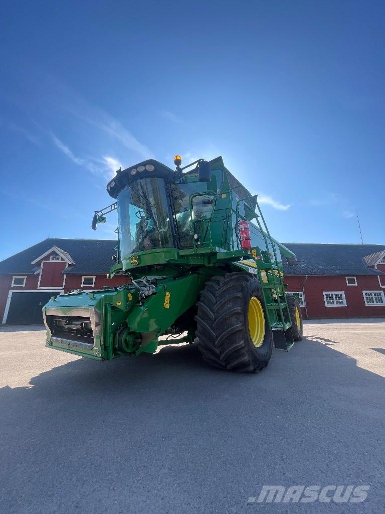 John Deere T670 联合收割机