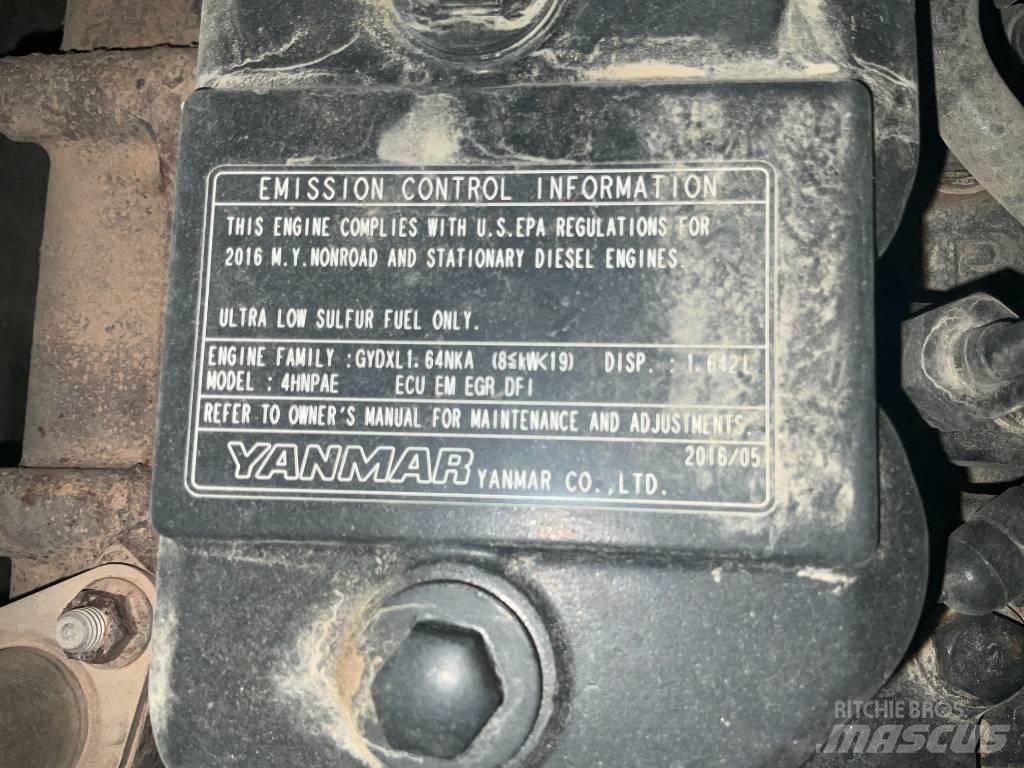 Takeuchi TB 230 小型挖掘机