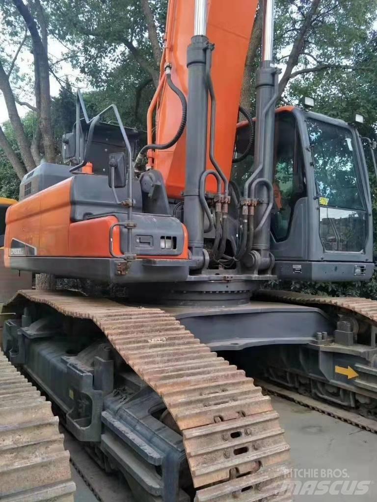 Doosan DX 530 中型挖掘机